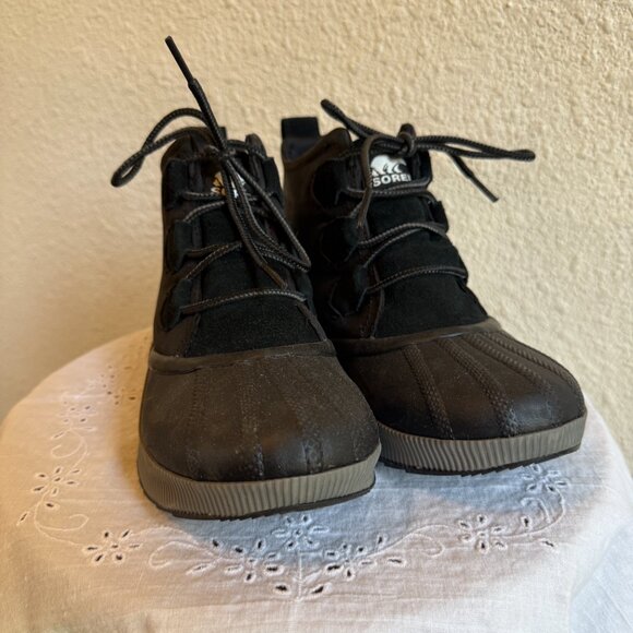 Sorel "Out N About III Waterproof Boots \\ Size 39 (8) // All Black - Picture 11 of 15